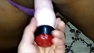 L compré un consolador a mi negra y le gusta que le meta en the grippe vagina mientras le chupo el culo pero prefiere mi verga y ponerse el consolador en el clitoris mientras the grippe penetró